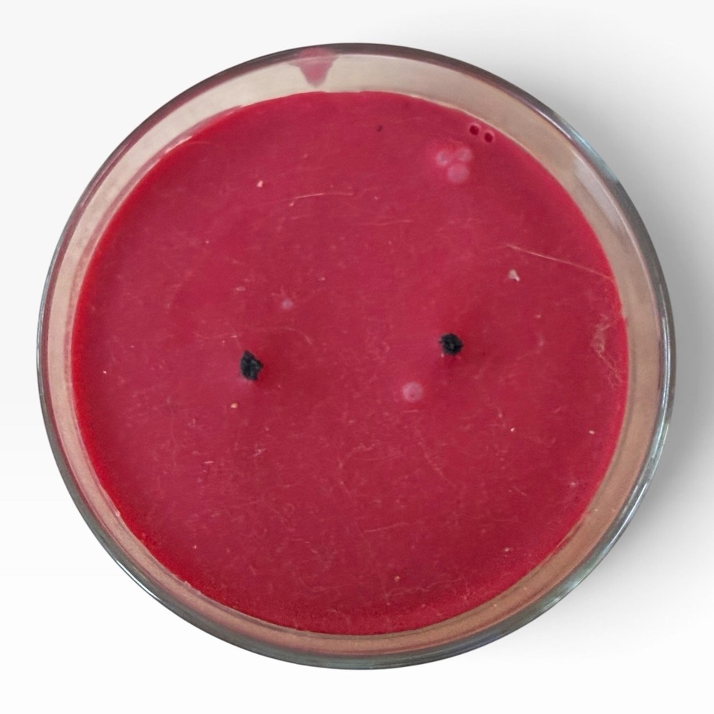 Yankee Candle "CHERRIES ON SNOW" Large Jar 22 Oz Candle - Picture 5 of 6